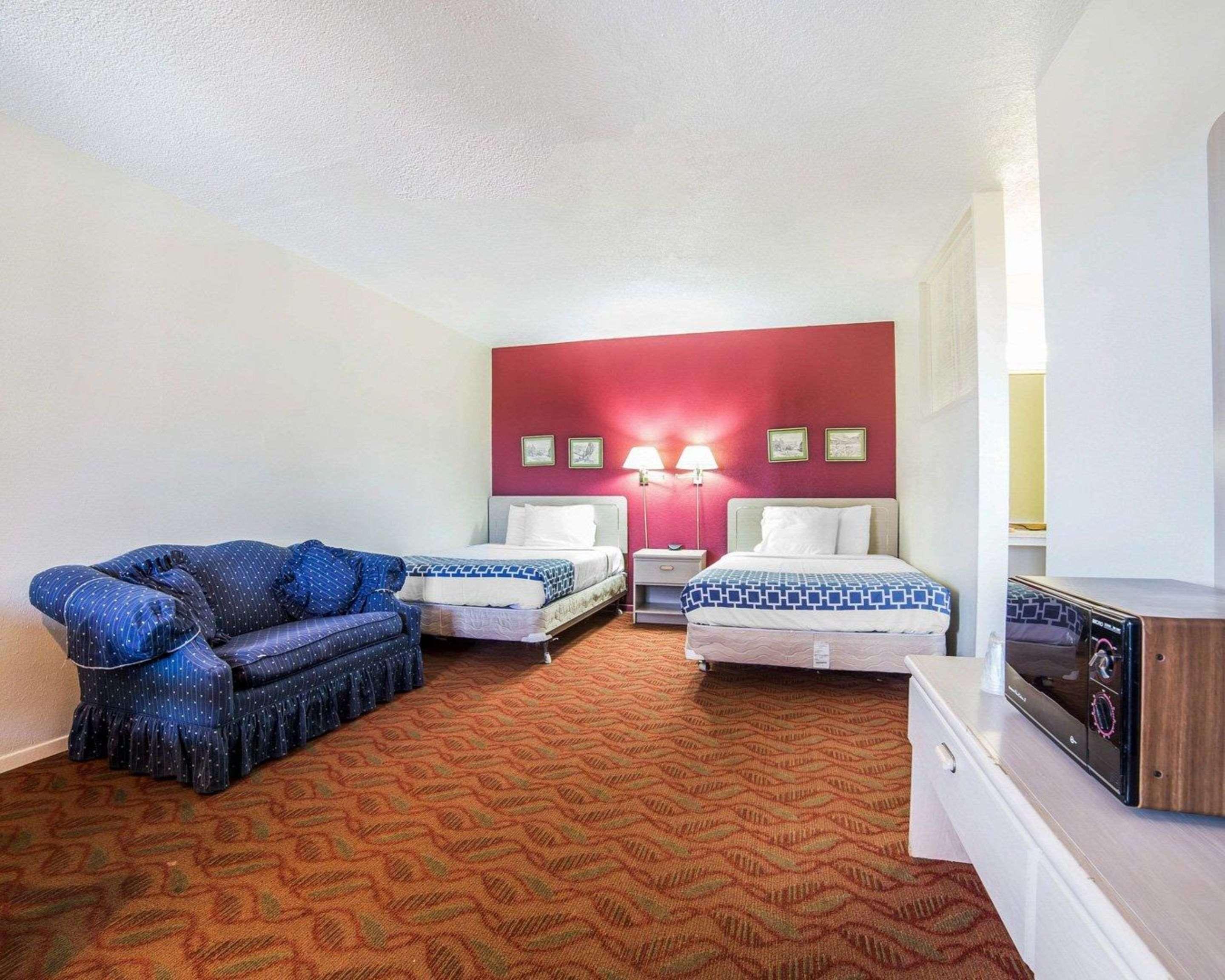 Econo Lodge Fallon Naval Air Station Area Экстерьер фото