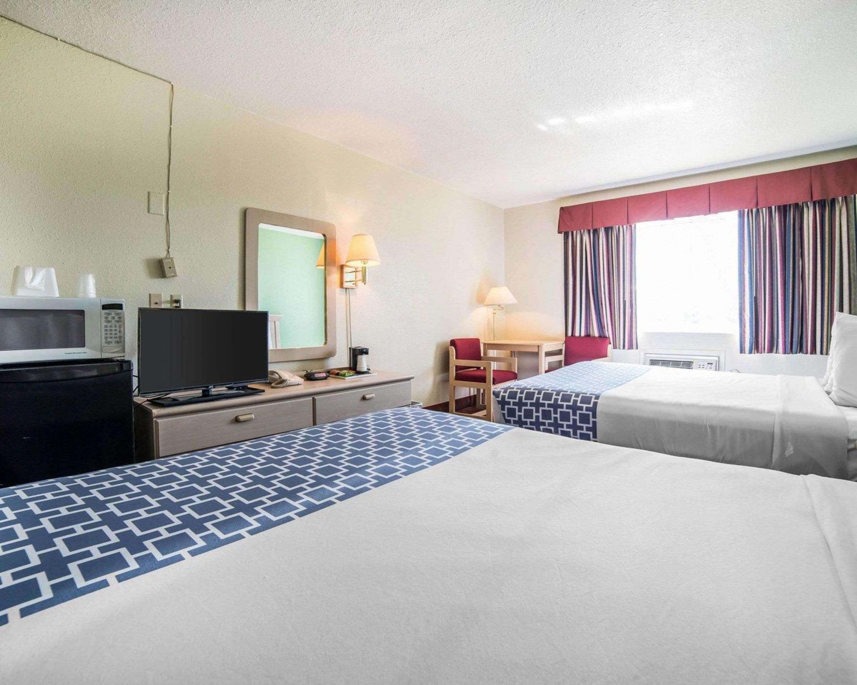 Econo Lodge Fallon Naval Air Station Area Экстерьер фото