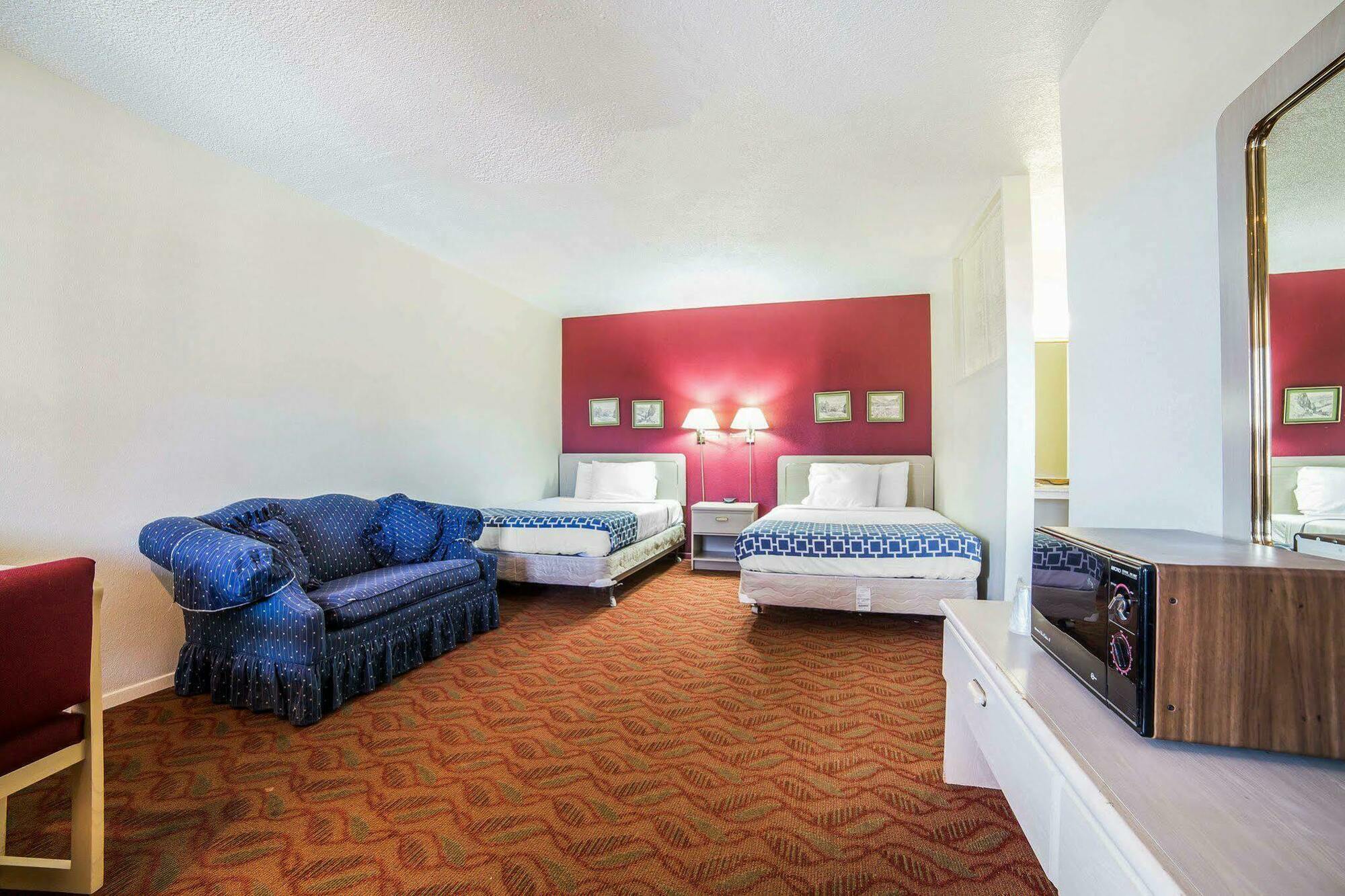 Econo Lodge Fallon Naval Air Station Area Экстерьер фото